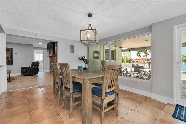 Building Photo - 6440 3rd Palm Point