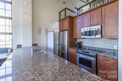 Building Photo - 715 N Graham St