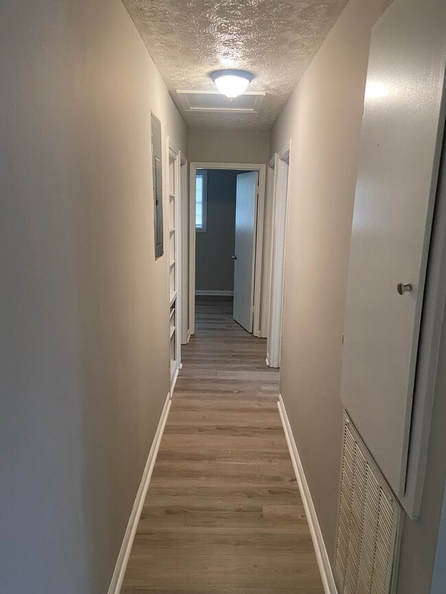 Building Photo - **ON HOLD**Total Electric East Columbus 4 Bedroom/1 Bathroom Home for Rent***