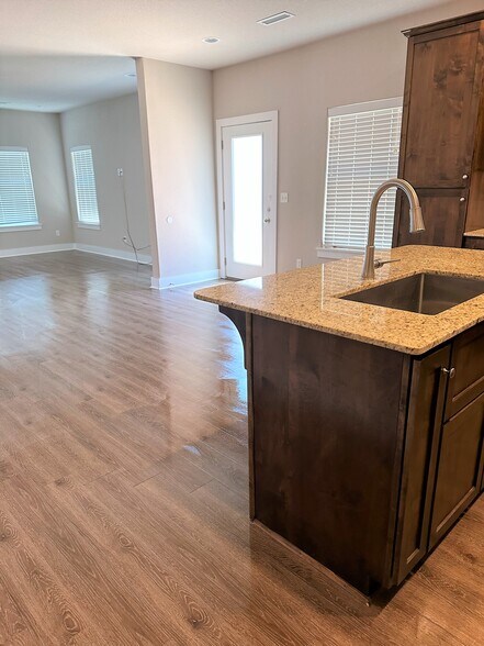 Eating Area - 3462 W Tuscan Rd