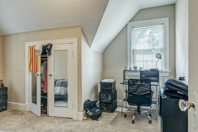 Building Photo - 6415 Cates Ave