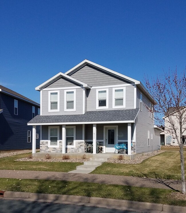Building Photo - Single Family Home