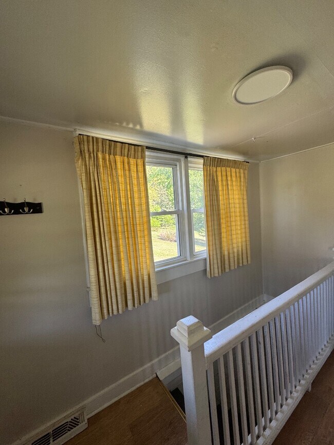 Building Photo - 3209 Swan Pl