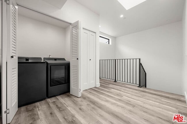 Building Photo - 1290 1/2 South Sherbourne Drive Apt #1920, Los Angeles, CA 90034 - 5 BR 4 BA house