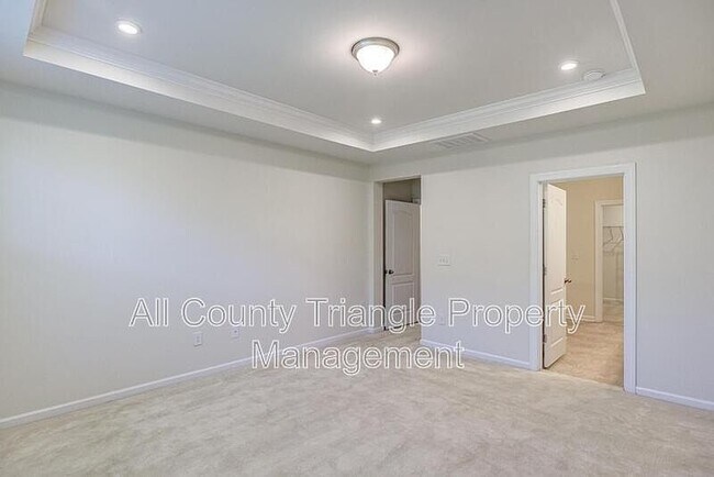 Building Photo - 728 Lampwick Ln