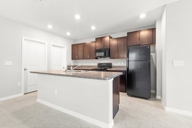 Building Photo - LIKE NEW 5 Bedroom Home for RENT in Touchstone!