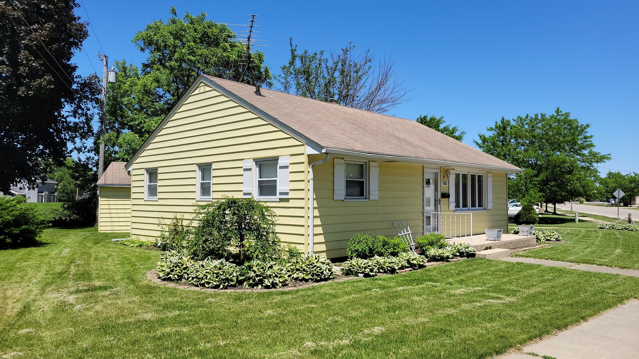 Building Photo - 1125 Woodman Rd