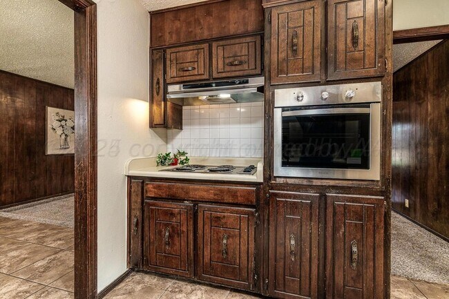 Building Photo - 5712 SW 48th Ave