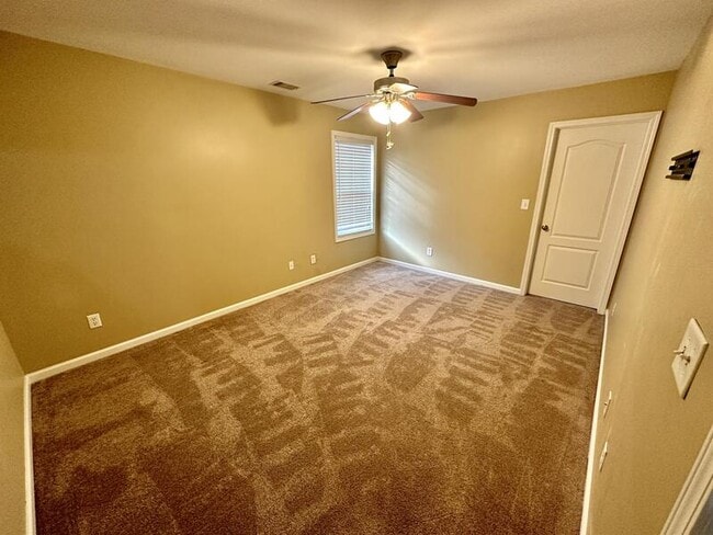 Building Photo - 224 Calli Ct