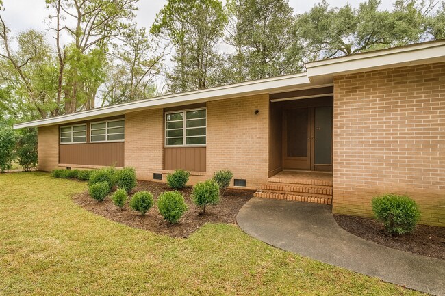 Building Photo - 232 Westminster Dr