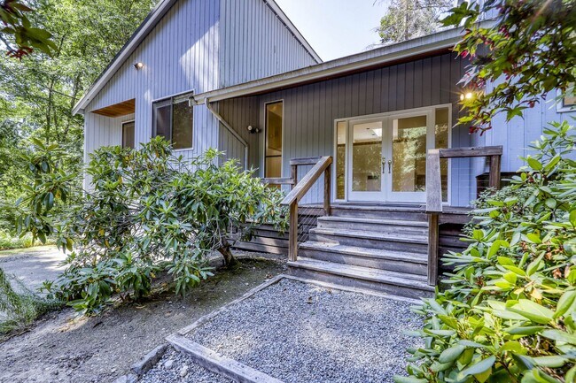 Primary Photo - 3 Bedroom Home on Peaceful Property