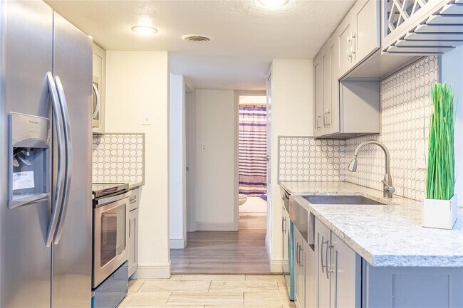 Building Photo - 12633 Memorial Dr