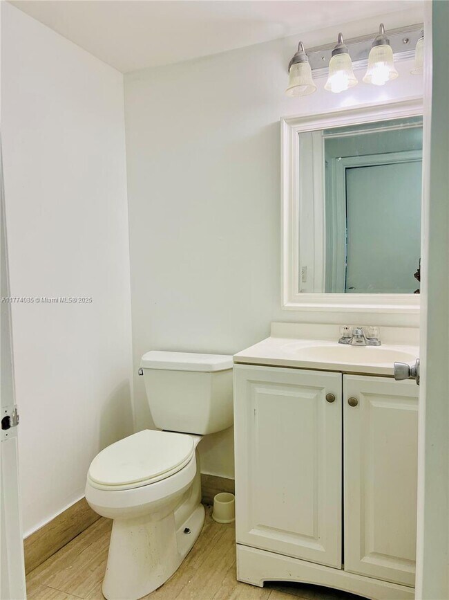 Building Photo - 13455 SW 9th Ct