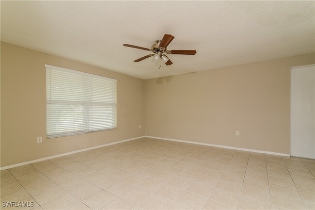 Building Photo - 312 Monet Dr