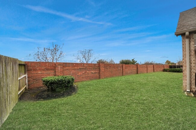 Building Photo - 23606 Verge Sims Dr