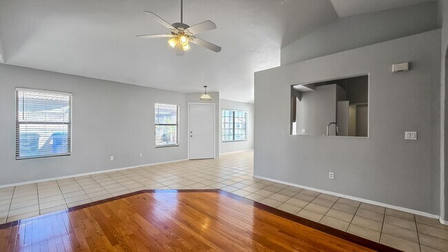 Building Photo - 13344 W Desert Ln