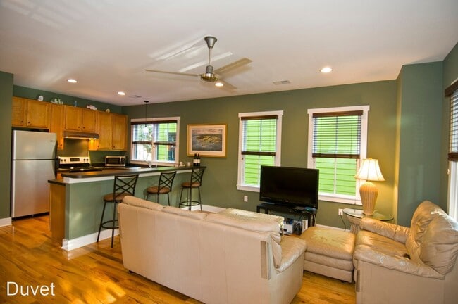 Building Photo - 4 br, 3.5 bath House - 76 Morris Street A