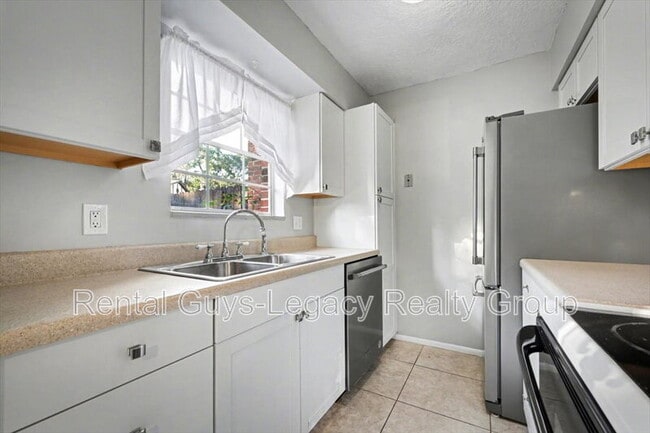 Building Photo - 8204 Oxford Forest Dr