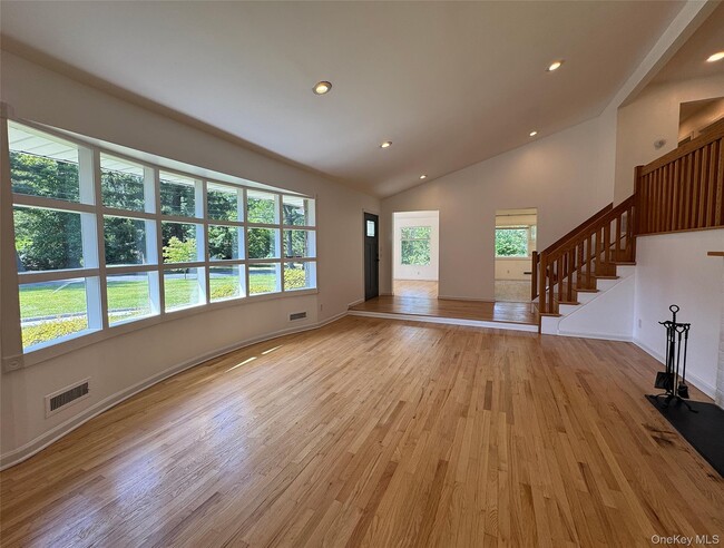 Building Photo - 3 Stonewall Ln