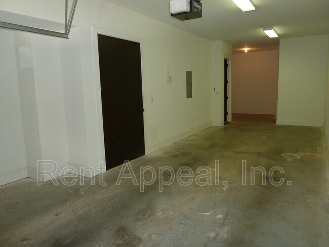 Building Photo - 4727 Cypress Commons