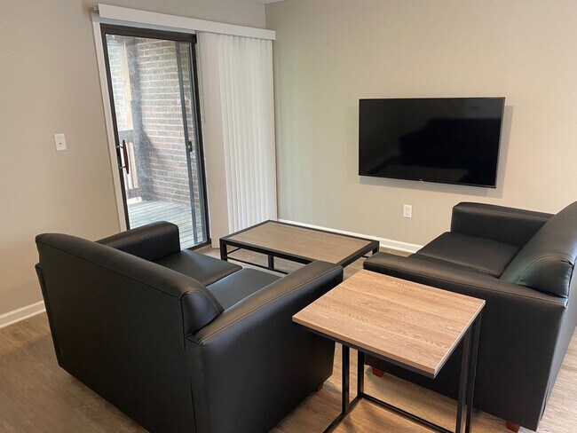 Interior Photo - 106 S Gregory St