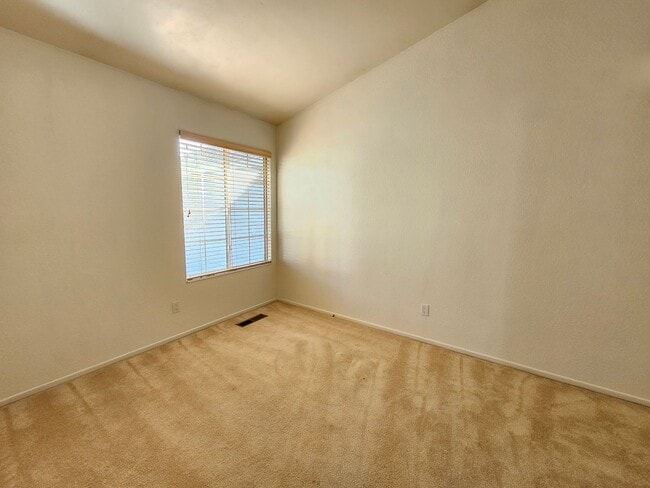 Building Photo - Southwest Reno Hidden Gem - Stunning Back ...