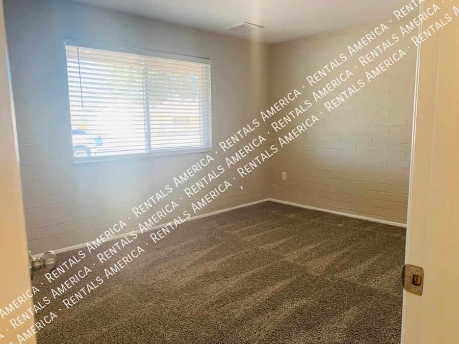 Building Photo - 11433 N Hagen Dr