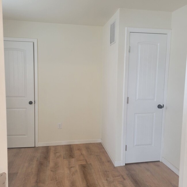 Building Photo - 2 Bed 1 Bath in Bozeman