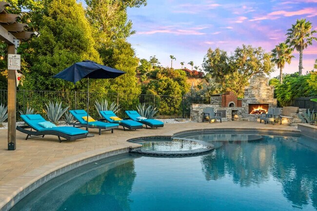 Building Photo - 1107 Shadowcrest Ln