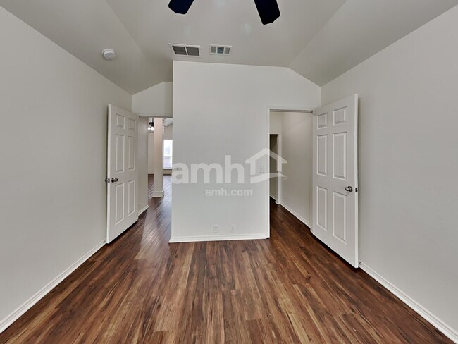 Building Photo - 2516 Aiken Ln