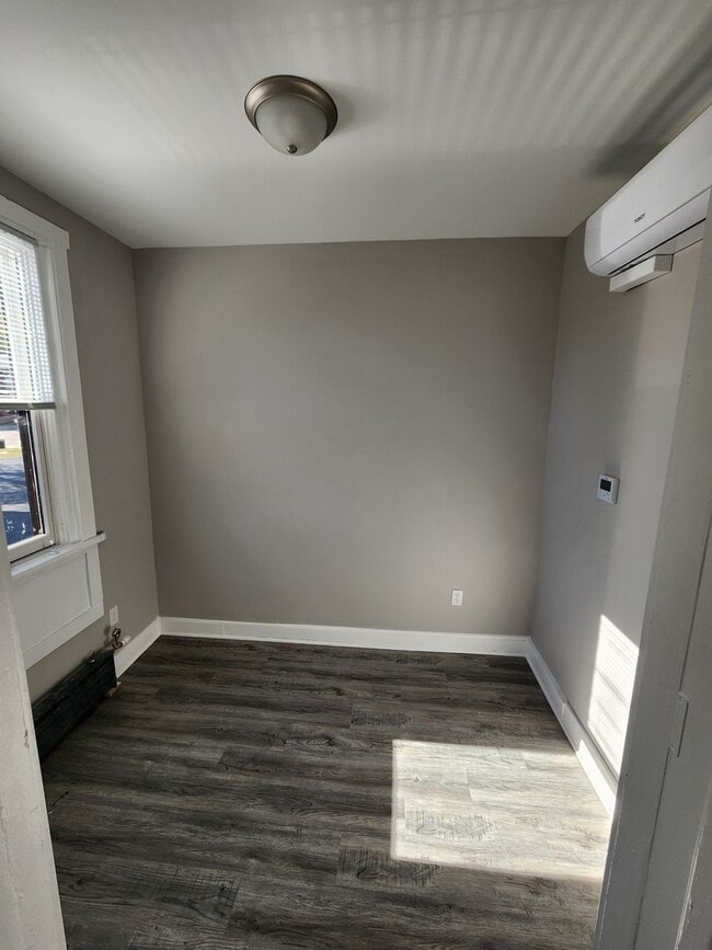 Building Photo - 1BR Unit - Freshly Remodeled
