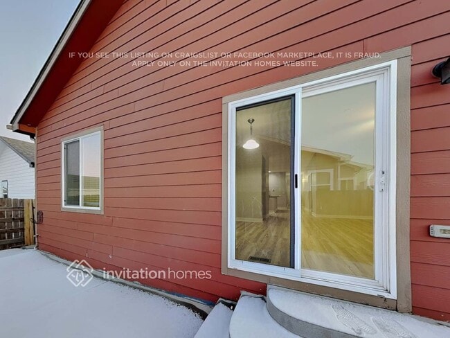 Building Photo - 583 Solano Dr