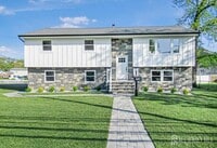 Building Photo - 156 Cliffwood Ave W