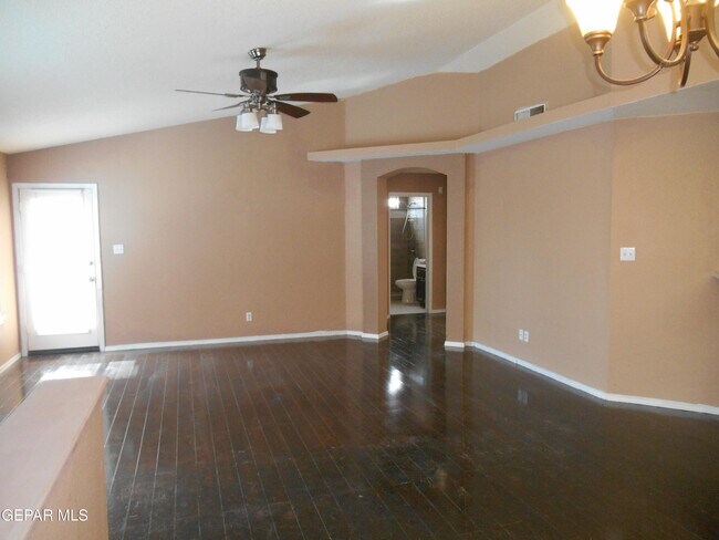 Building Photo - 14017 Tierra Vergel Dr