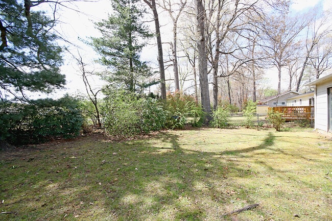 Building Photo - Pet Friendly, One Level Living in Johnson ...