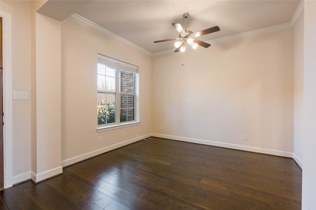 Building Photo - 1008 Peacock Blvd