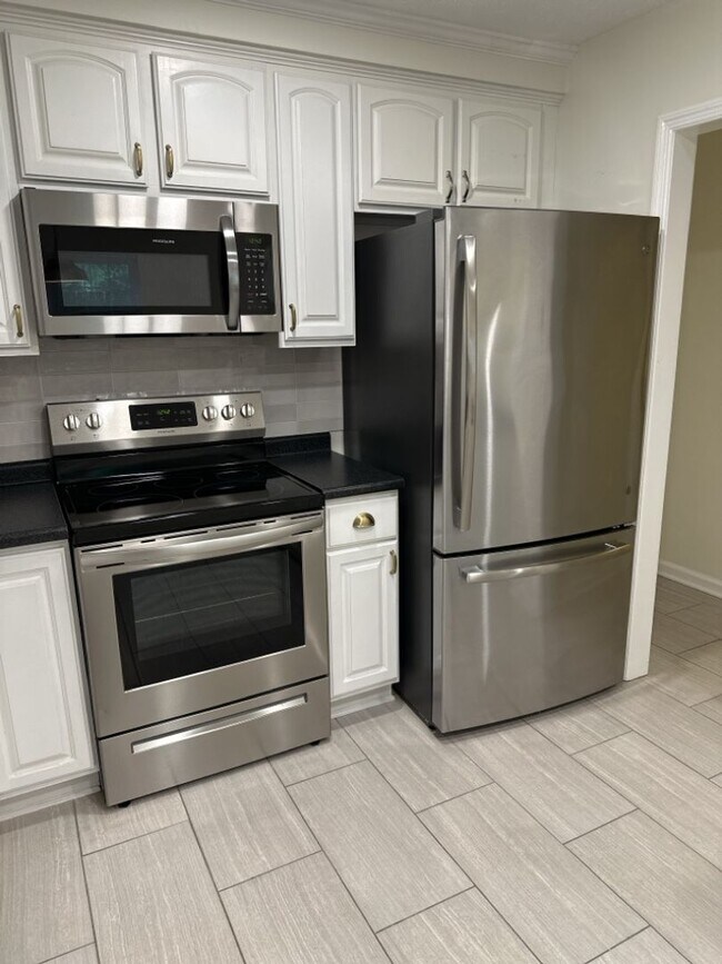 Building Photo - 112 Teal Lake Dr