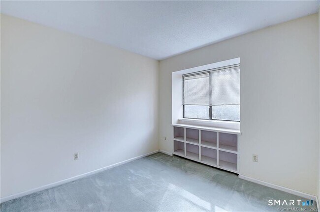 Building Photo - 334 Conestoga Way