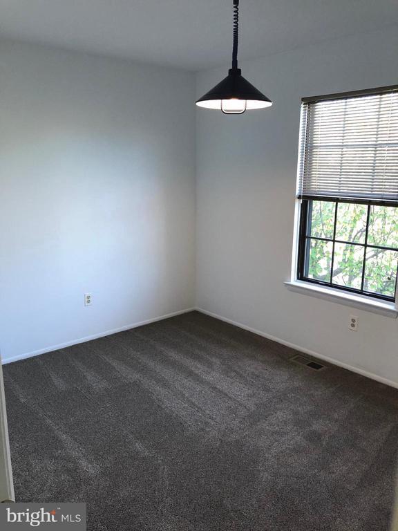 Building Photo - 56 Burgundy Dr