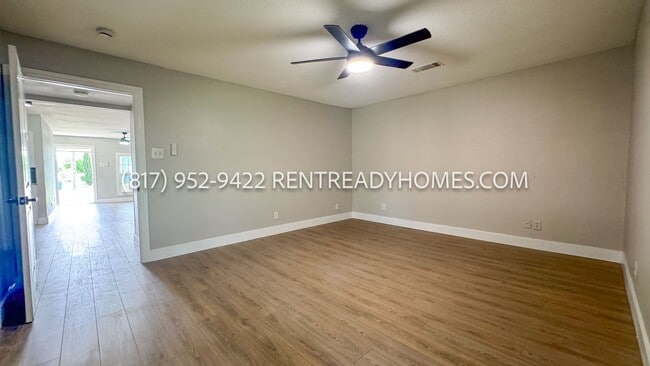 Building Photo - 2613 Fairbrook St