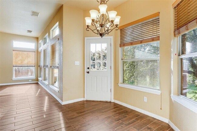 Building Photo - 9200 Hurley Cove