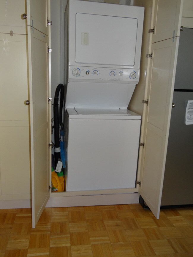 Building Photo - 132 Stockton Ave