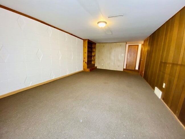 Building Photo - 3037 Humboldt Rd