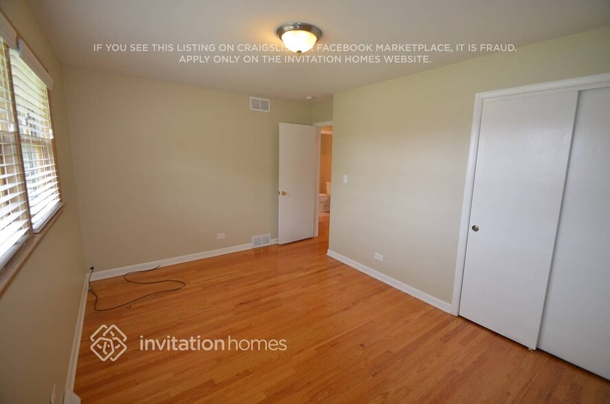 Building Photo - 4532 W 102nd St