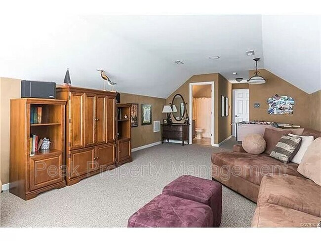 Building Photo - 4700 Kipper Dr