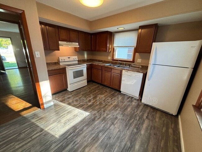 Building Photo - 645 Swigart Dr