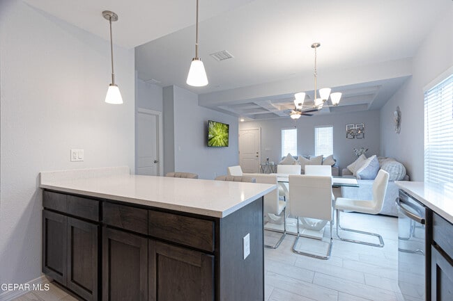 Building Photo - 546 Spanish Oak Dr