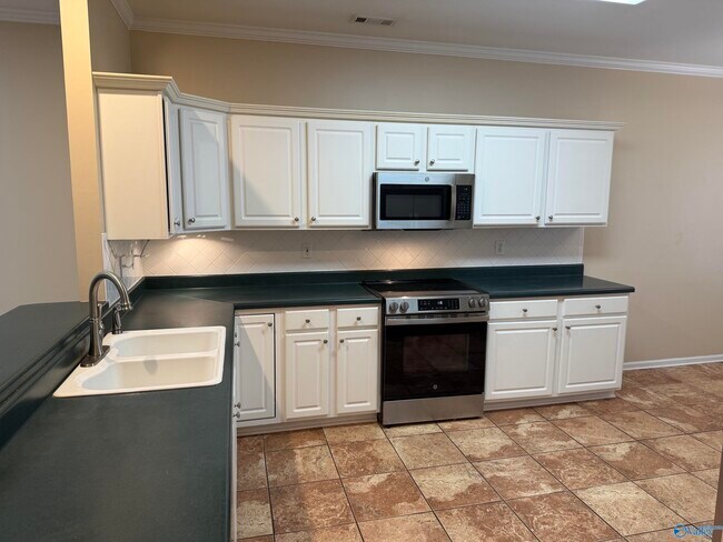 Building Photo - 139 Canterbury Dr