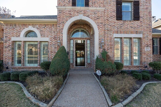 Building Photo - Spacious and beautifully designed with 5 bedrooms, 4 bath in a desirable location.