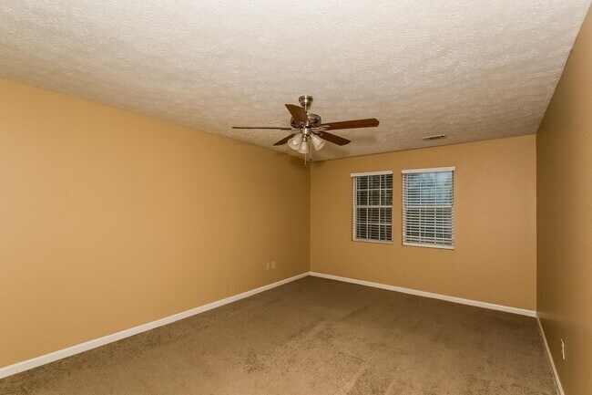 Building Photo - 1425 Riverline Trail